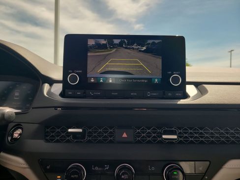 Certified 2025 Honda Accord SE image 21