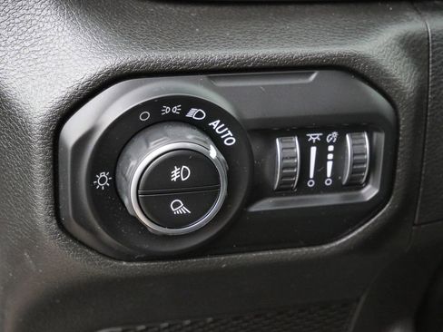 Used 2021 Jeep Gladiator Sport image 35