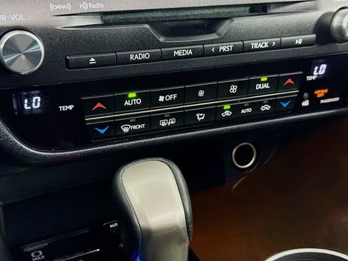 Used 2018 Lexus RX 350 FWD w/ Premium Package image 16