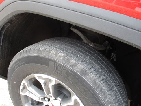 Used 2023 GMC Sierra 1500 SLE AWD/4WD image 9