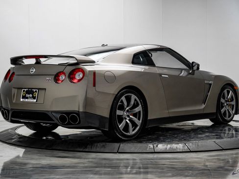 Used 2009 Nissan GT-R Premium image 18