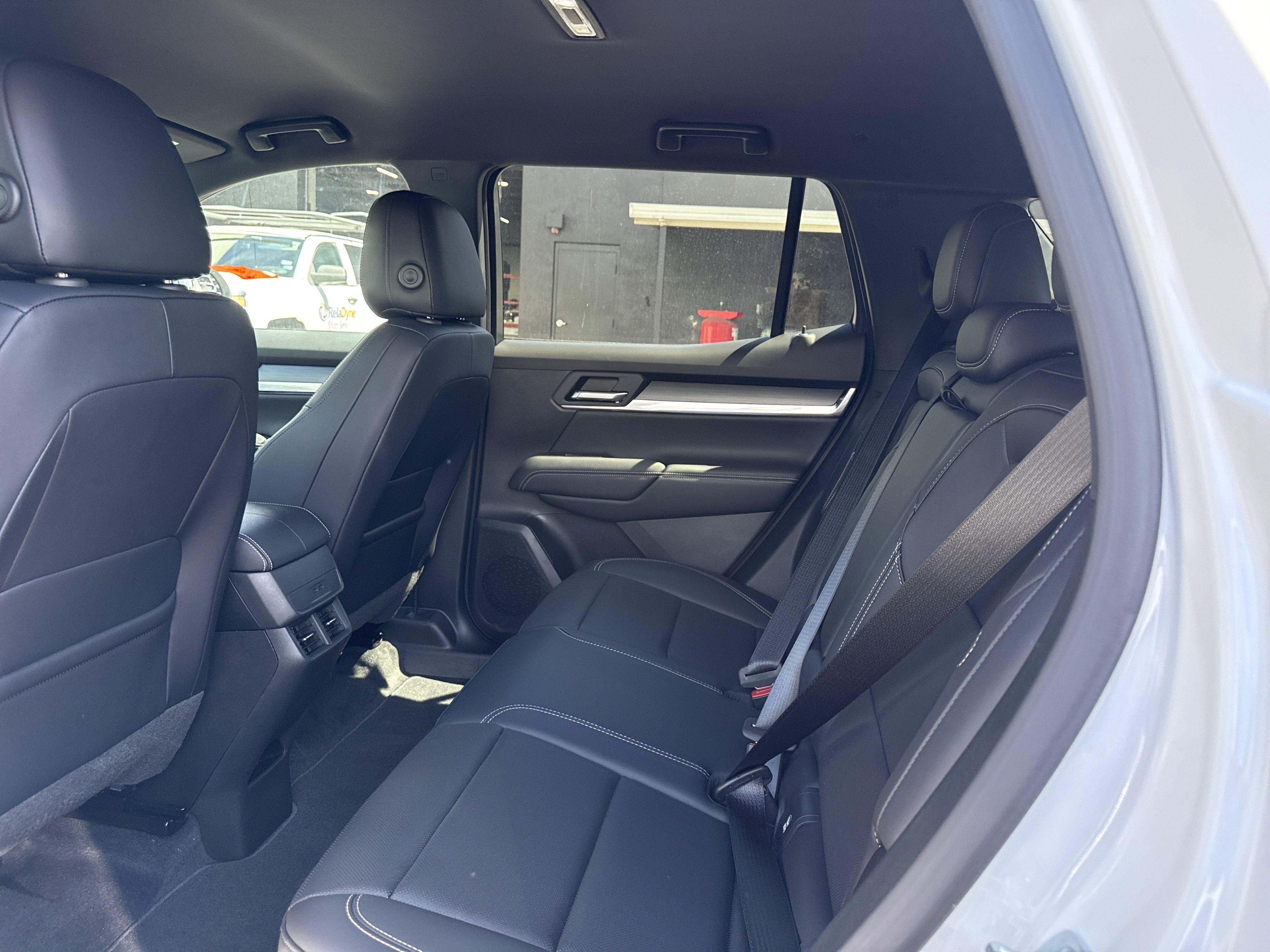 New 2027 GMC Terrain Elevation w/ Elevation Premium Package FWD image 6