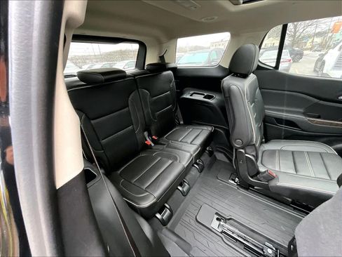 Used 2023 GMC Acadia Denali w/ Denali Ultimate Package image 18