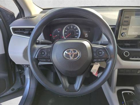 Used 2022 Toyota Corolla Cross L image 15