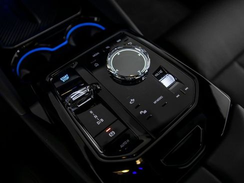 Used 2025 BMW i5 M60 w/ Executive Package image 31