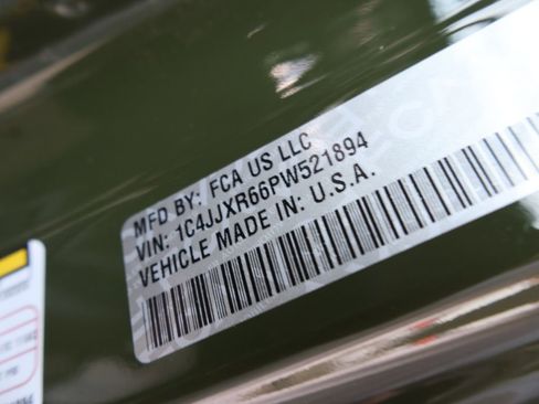 Used 2023 Jeep Wrangler Unlimited Rubicon 4xe w/ Dual Top Group image 39