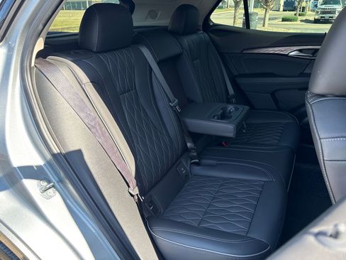 Certified 2023 Buick Envision Avenir image 38