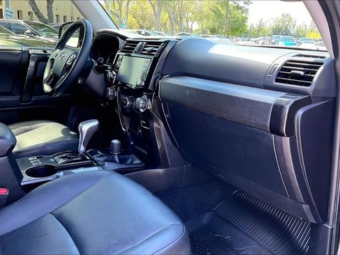 Used 2021 Toyota 4Runner TRD Off-Road Premium AWD/4WD image 19