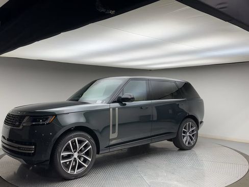 Used 2024 Land Rover Range Rover Long Wheelbase SE AWD/4WD image 4