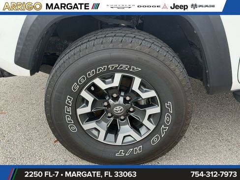 Used 2022 Toyota Tacoma TRD Off-Road w/ Technology Package RWD image 18