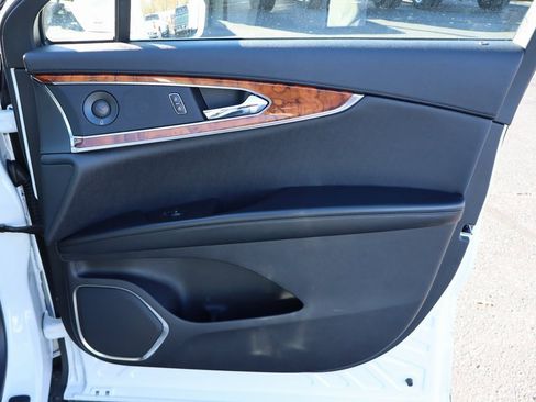 Used 2020 Lincoln Nautilus Reserve image 34