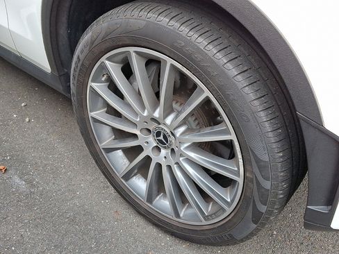 Used 2022 Mercedes-Benz GLC 300 4MATIC image 10