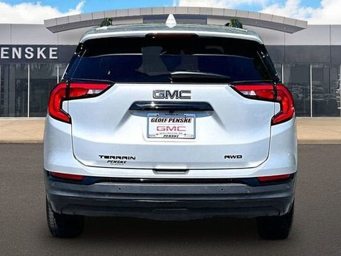 Used 2021 GMC Terrain SLE w/ Driver Convenience Package AWD/4WD image 4