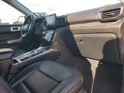 Used 2022 Ford Explorer Limited w/ Equipment Group 301A image 21