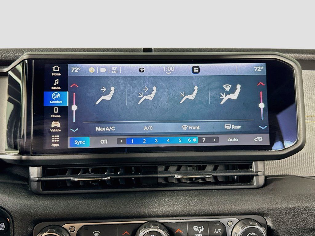 Used 2024 Jeep Wrangler Unlimited AWD/4WD image 29