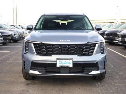 Used 2024 Kia Sorento S image 3
