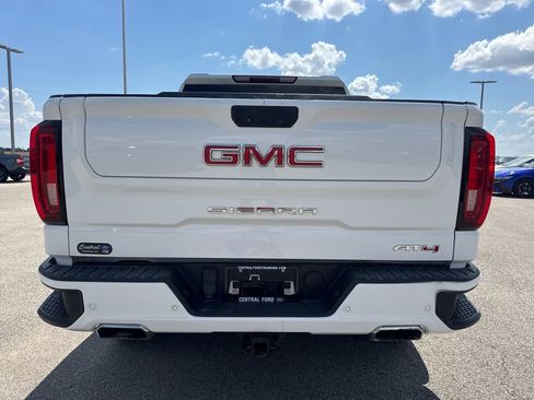 Used 2023 GMC Sierra 1500 AT4 AWD/4WD image 5
