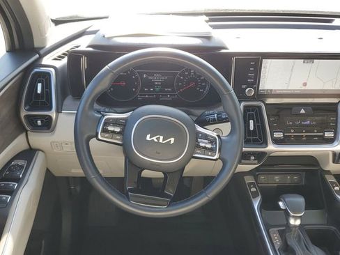 Certified 2023 Kia Sorento EX w/ Panoramic Sunroof Package FWD image 12