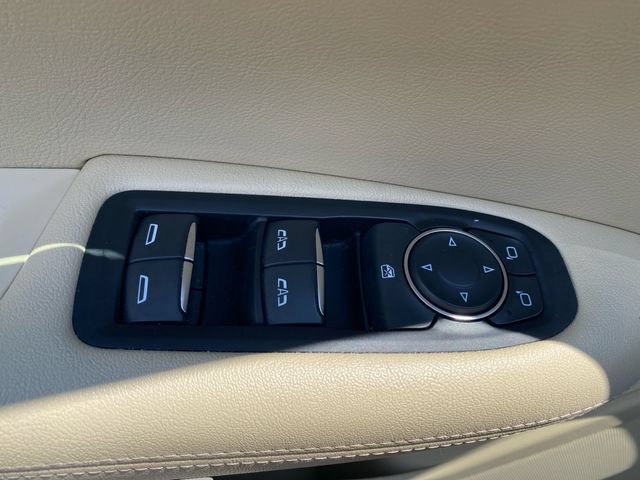Used 2019 Cadillac XT5 AWD image 17