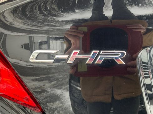 Used 2018 Toyota C-HR XLE image 23