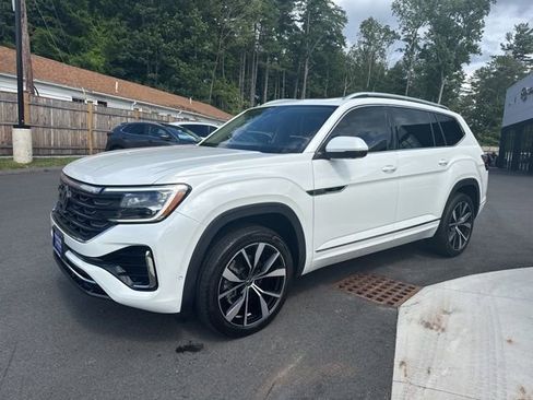 Used 2024 Volkswagen Atlas SEL Premium R-Line image 3