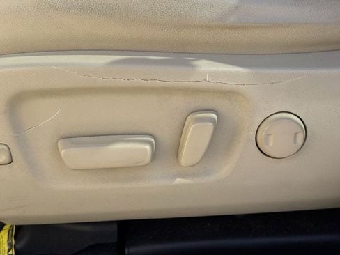 Used 2017 Toyota Highlander XLE FWD image 28