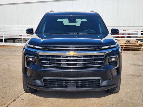Used 2026 Chevrolet Traverse LT AWD/4WD image 2