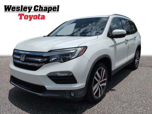 Used 2017 Honda Pilot Touring image 1
