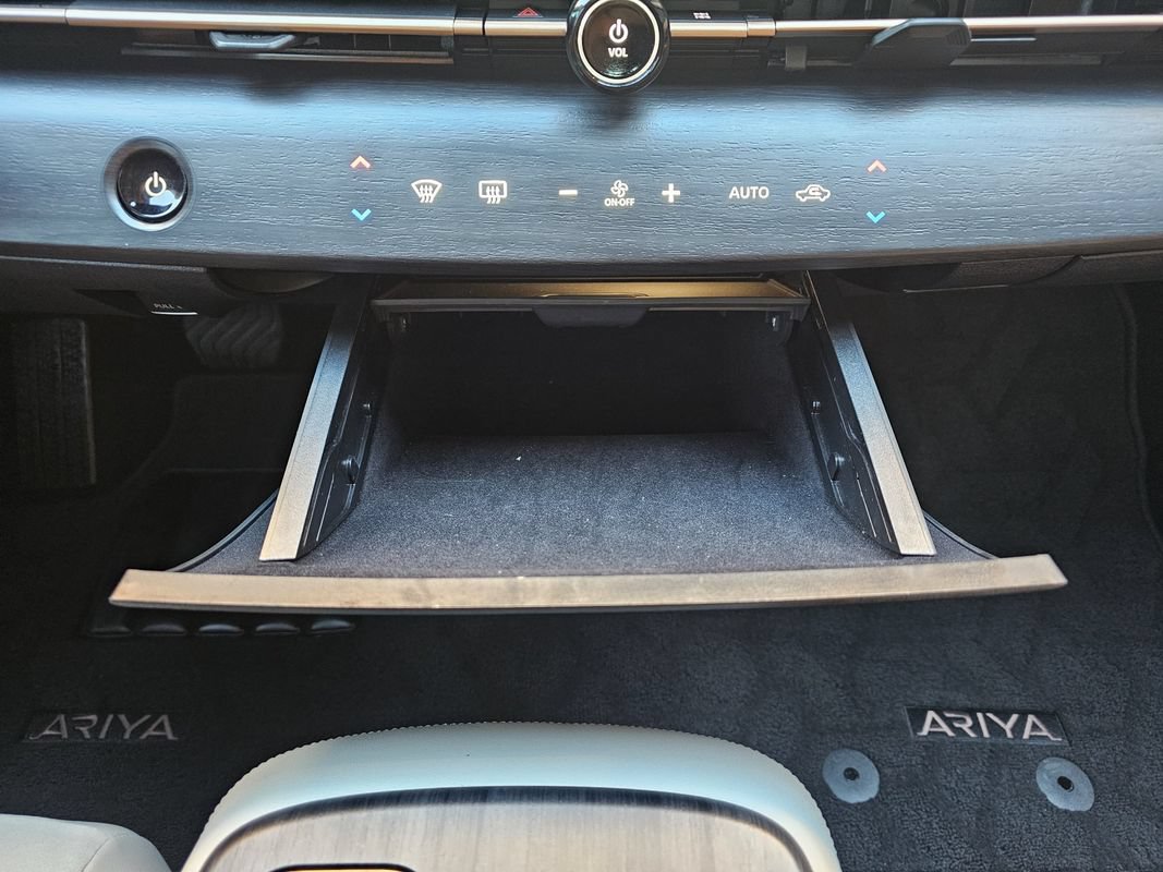 Used 2023 Nissan Ariya AWD image 34