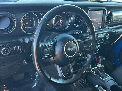 Used 2022 Jeep Gladiator Sport image 10