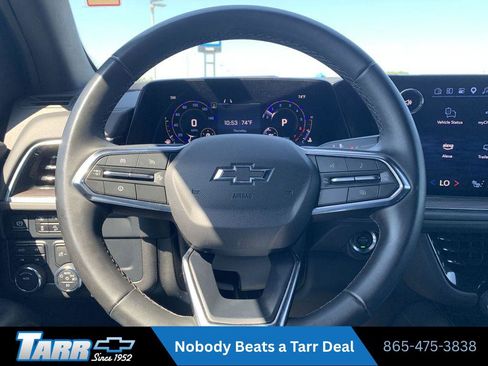 Used 2025 Chevrolet Suburban Z71 AWD/4WD image 11