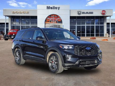 Used 2025 Ford Explorer ST-Line w/ ST-Line Street Pack AWD/4WD image 2
