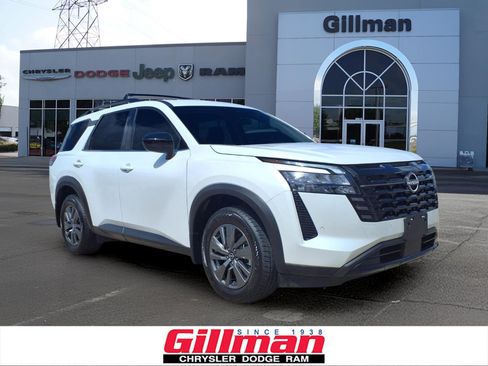 Used 2026 Nissan Pathfinder SV w/ SV Premium Package FWD image 1