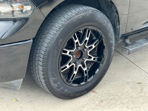 Used 2018 RAM 1500 Lone Star image 9