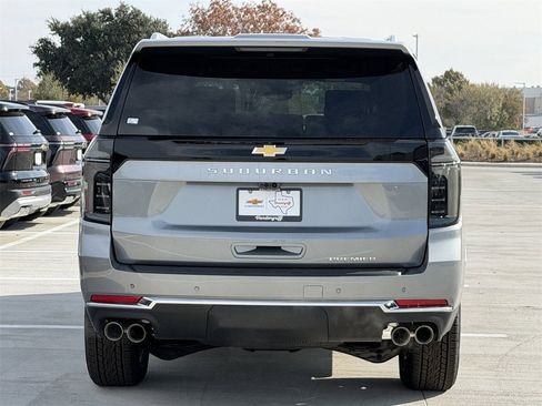 New 2026 Chevrolet Suburban Premier image 5