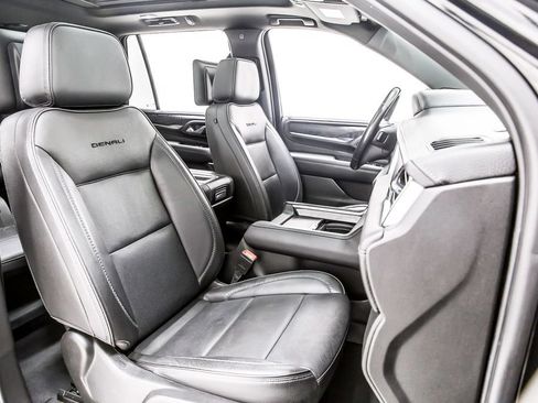 Used 2021 GMC Yukon Denali w/ LPO, Illumination Package RWD image 32