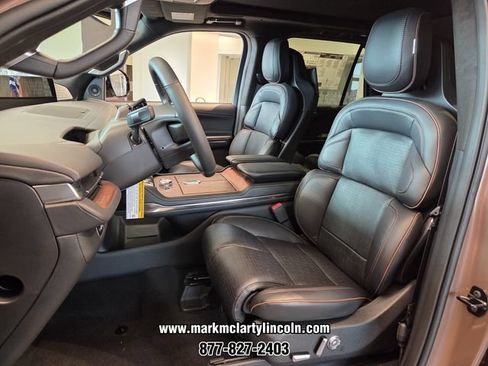 New 2026 Lincoln Navigator Black Label AWD/4WD image 7
