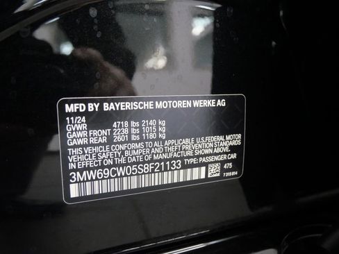 Used 2025 BMW 330i Sedan w/ Convenience Package image 28