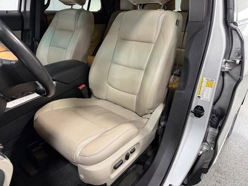Used 2015 Ford Explorer XLT w/ Equipment Group 202B image 21