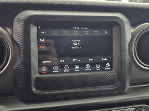 Used 2023 Jeep Wrangler Sport S image 30