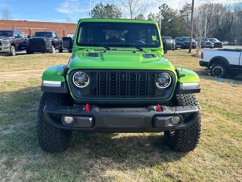 Used 2025 Jeep Wrangler Unlimited Rubicon image 2