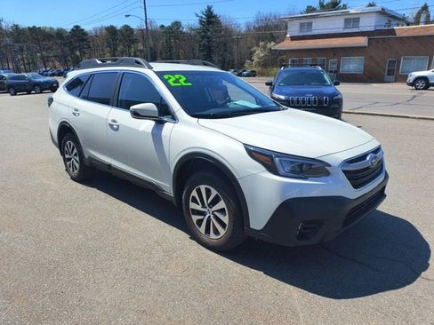 Used 2022 Subaru Outback Premium AWD/4WD image 2