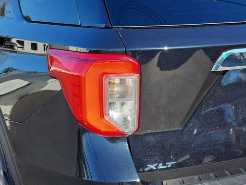 Used 2023 Ford Explorer XLT image 38