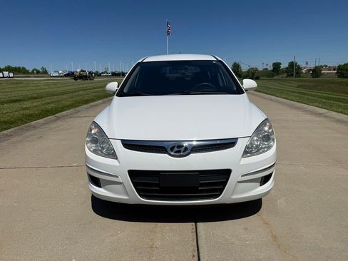 Used 2010 Hyundai Elantra GLS FWD image 10