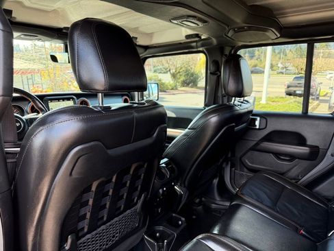 Used 2023 Jeep Gladiator Mojave w/ LED Lighting Group AWD/4WD image 31