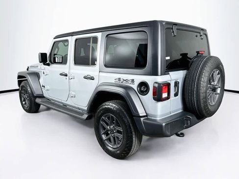 Used 2024 Jeep Wrangler Unlimited Sport AWD/4WD image 4