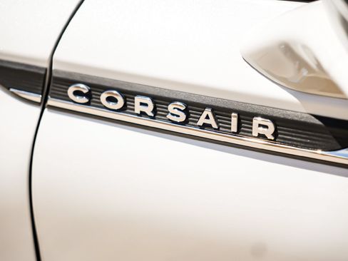 Used 2021 Lincoln Corsair Reserve w/ Equipment Group 201A AWD/4WD image 9