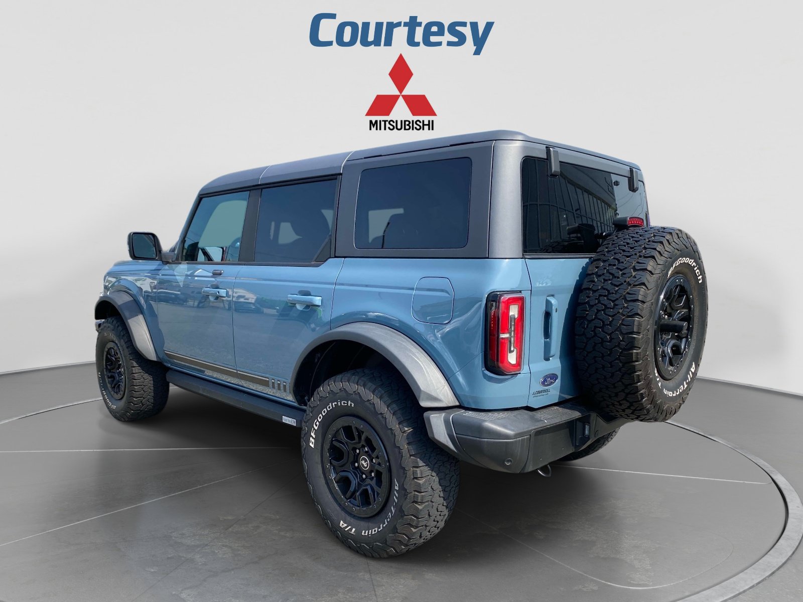 Used 2021 Ford Bronco First Edition AWD/4WD image 3
