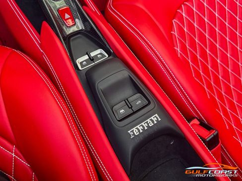 Used 2021 Ferrari F8 Tributo image 17