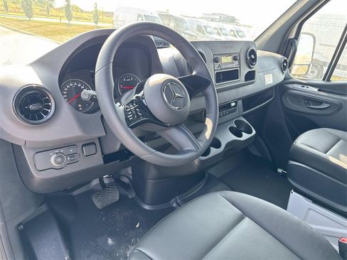 New 2025 Mercedes-Benz Sprinter 2500 image 18